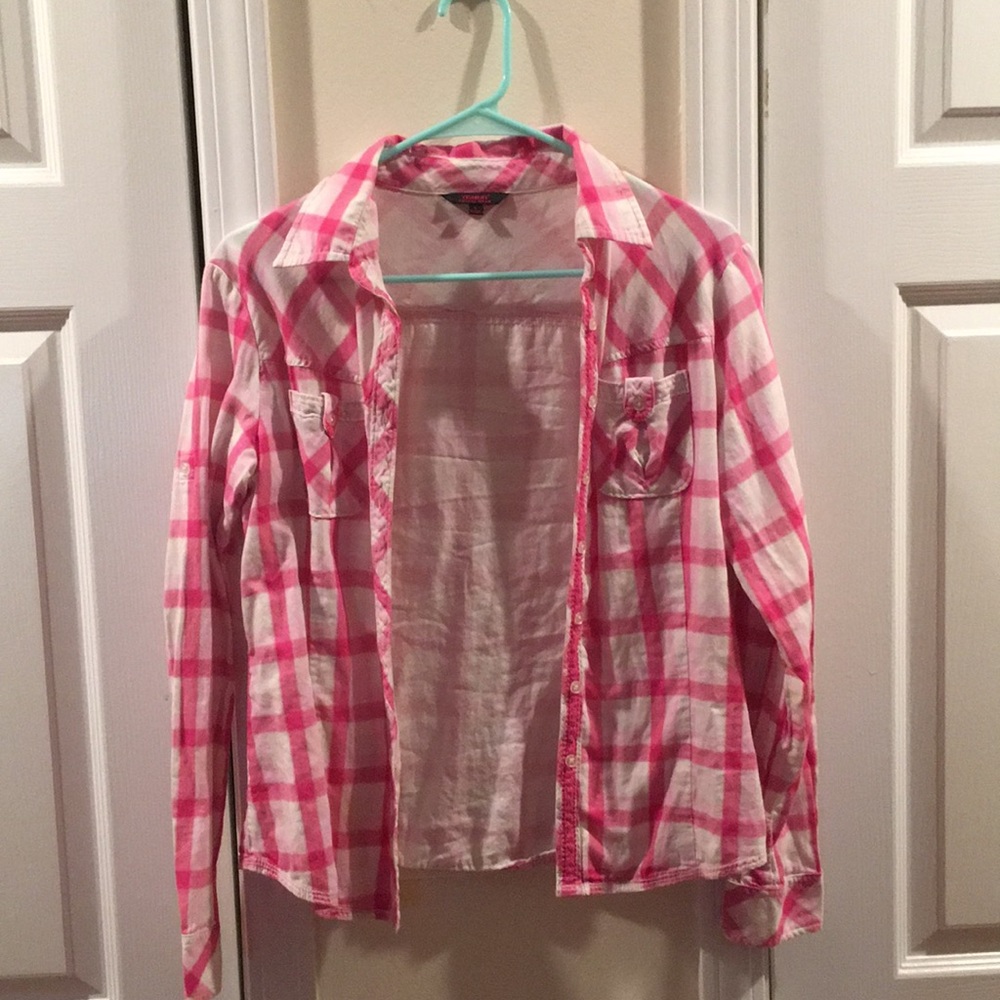 Soft pink shirt size small